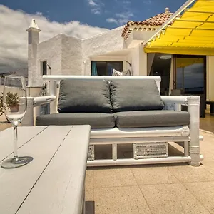 luxury-penthouse-sea-view-jacuzzy-pool-wiffi-free.tenerifehoteles.net/