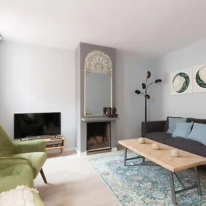 2-bdr-penthouse-in-gracia.topbarcelonahotels.com/